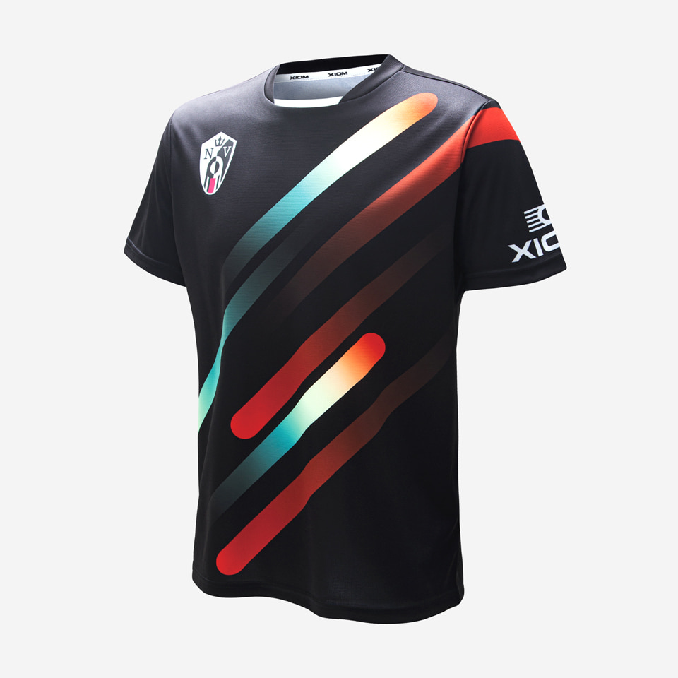 Xiom Lipstick Black Shirt
